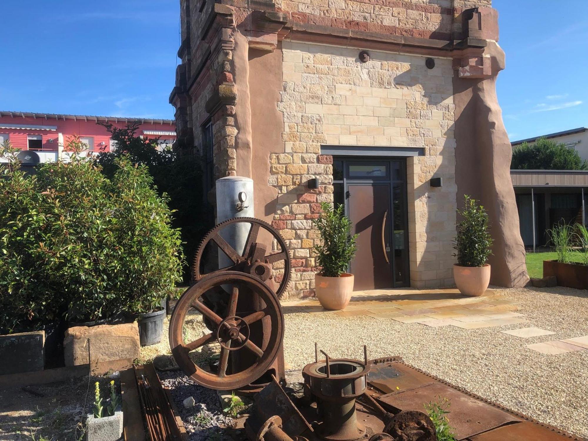 Barrierefreie Ferienwohnungen Am Wasserturm Landau - Suedpfalz 랜다우인더펠즈 외부 사진
